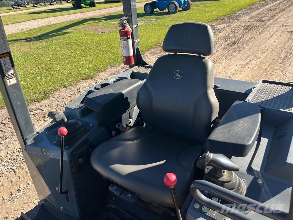 John Deere 450K Pásové dozéry