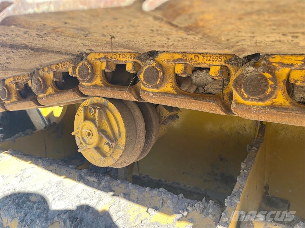 John Deere 450K Pásové dozéry