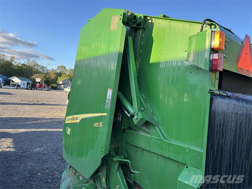John Deere 451E Pyöröpaalaimet