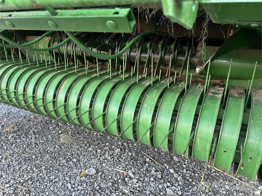 John Deere 451E Pyöröpaalaimet
