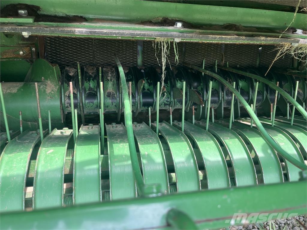 John Deere 451E Pyöröpaalaimet