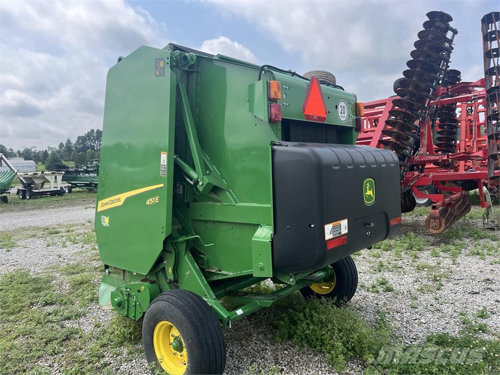 John Deere 451E Pyöröpaalaimet