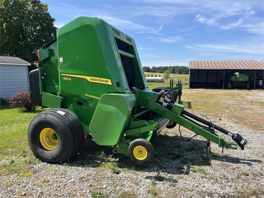 John Deere 451R Rundballepresser