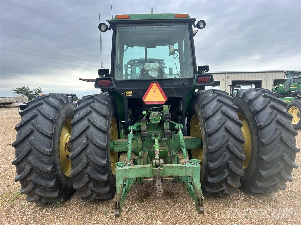 John Deere 4760 Трактори