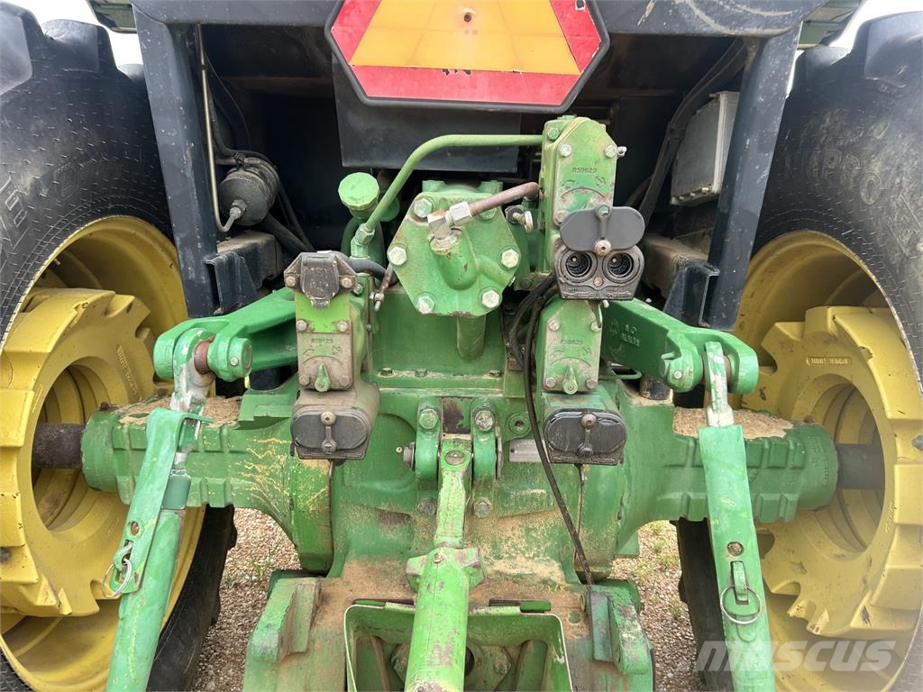 John Deere 4760 Трактори