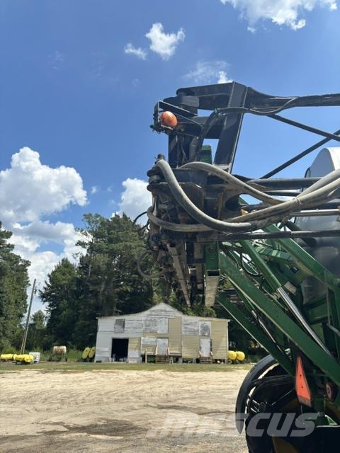 John Deere 4830 牽引型スプレイヤー