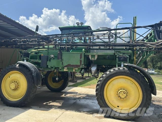 John Deere 4830 牽引型スプレイヤー