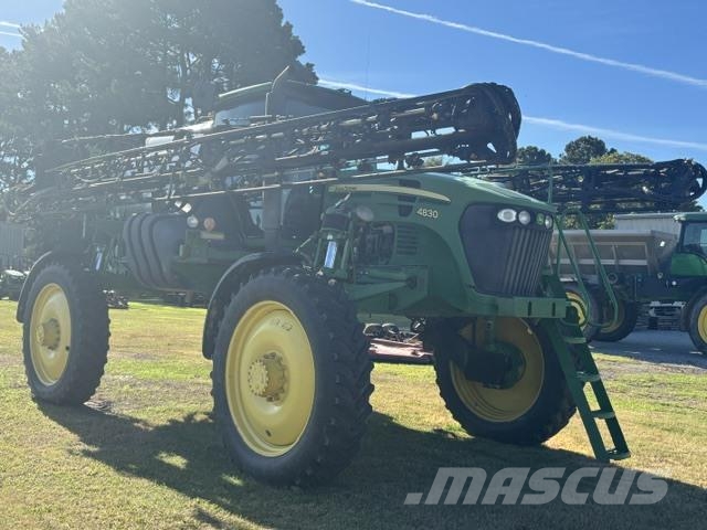John Deere 4830 牽引型スプレイヤー