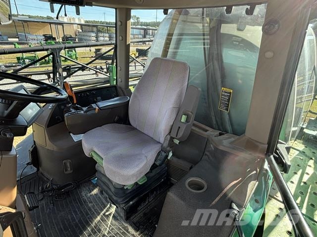 John Deere 4830 牽引型スプレイヤー