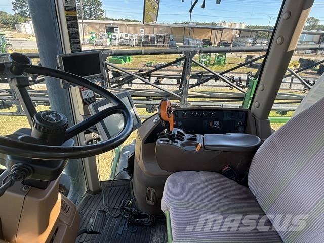 John Deere 4830 牽引型スプレイヤー