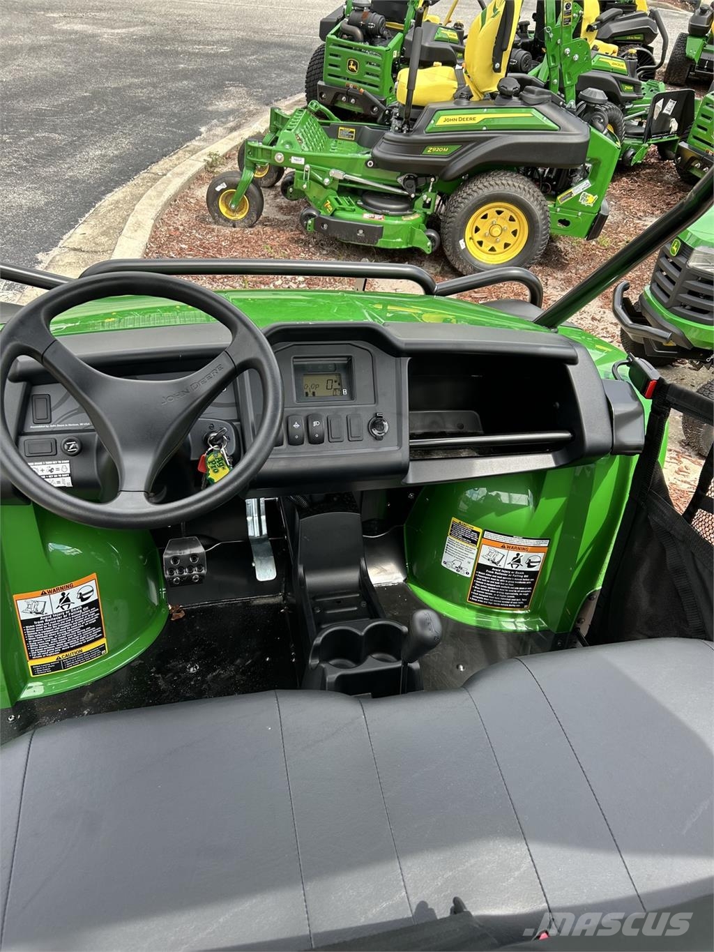 John Deere 4X4 GATOR HPX Pomoćni strojevi