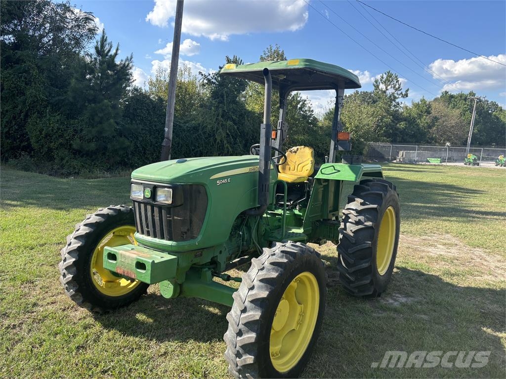 John Deere 5045E Traktorji