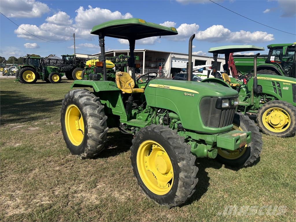 John Deere 5045E Traktorji