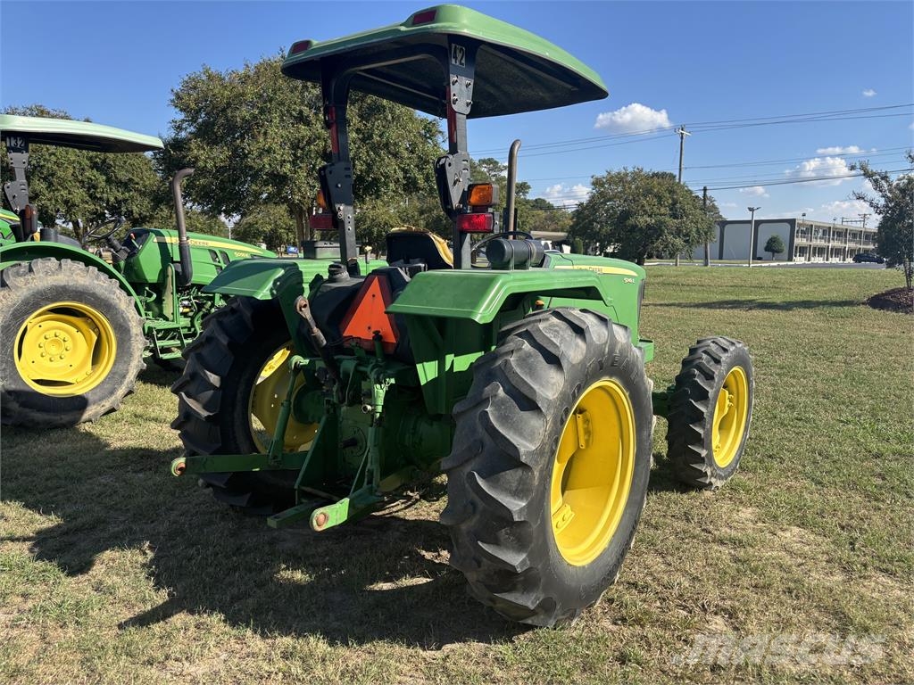 John Deere 5045E Traktorji