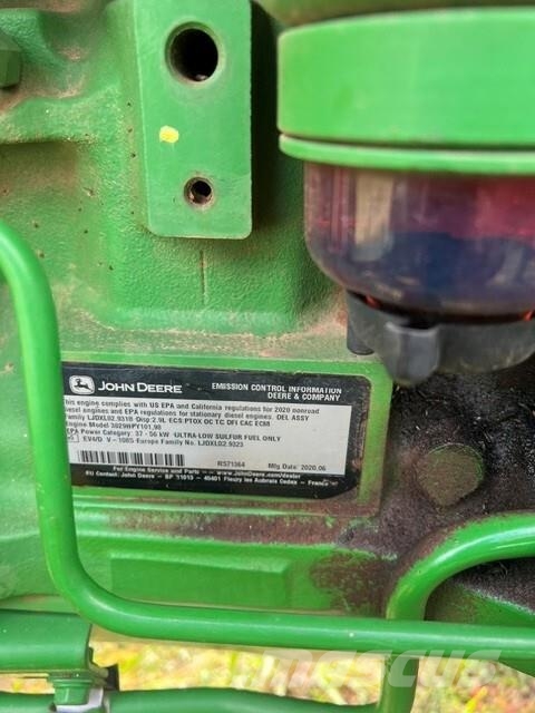 John Deere 5045E الجرارات
