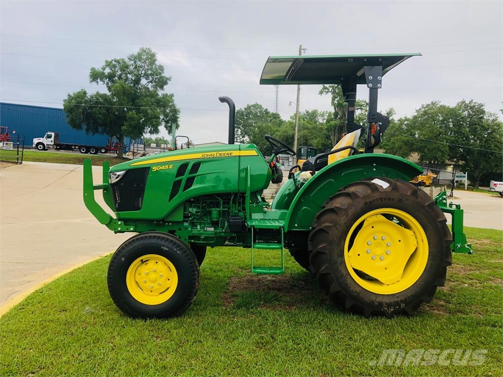 John Deere 5045E Трактори