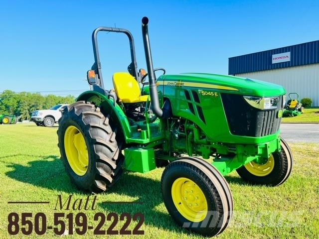 John Deere 5045E Трактори