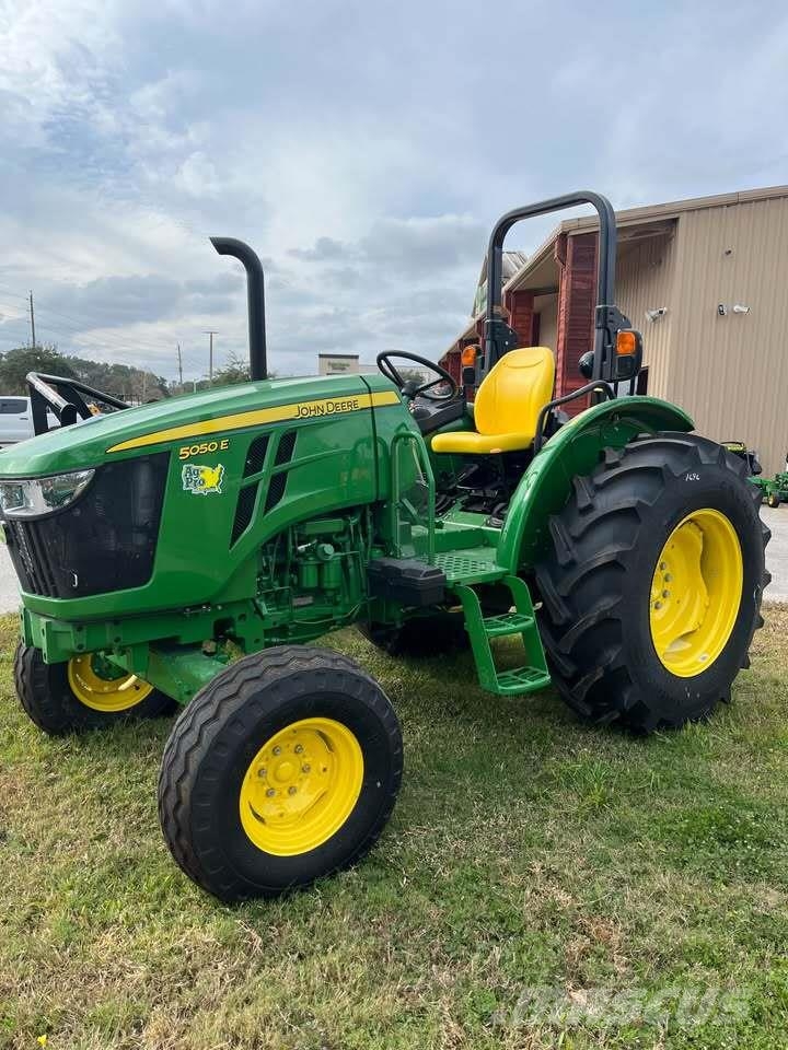 John Deere 5050E الجرارات