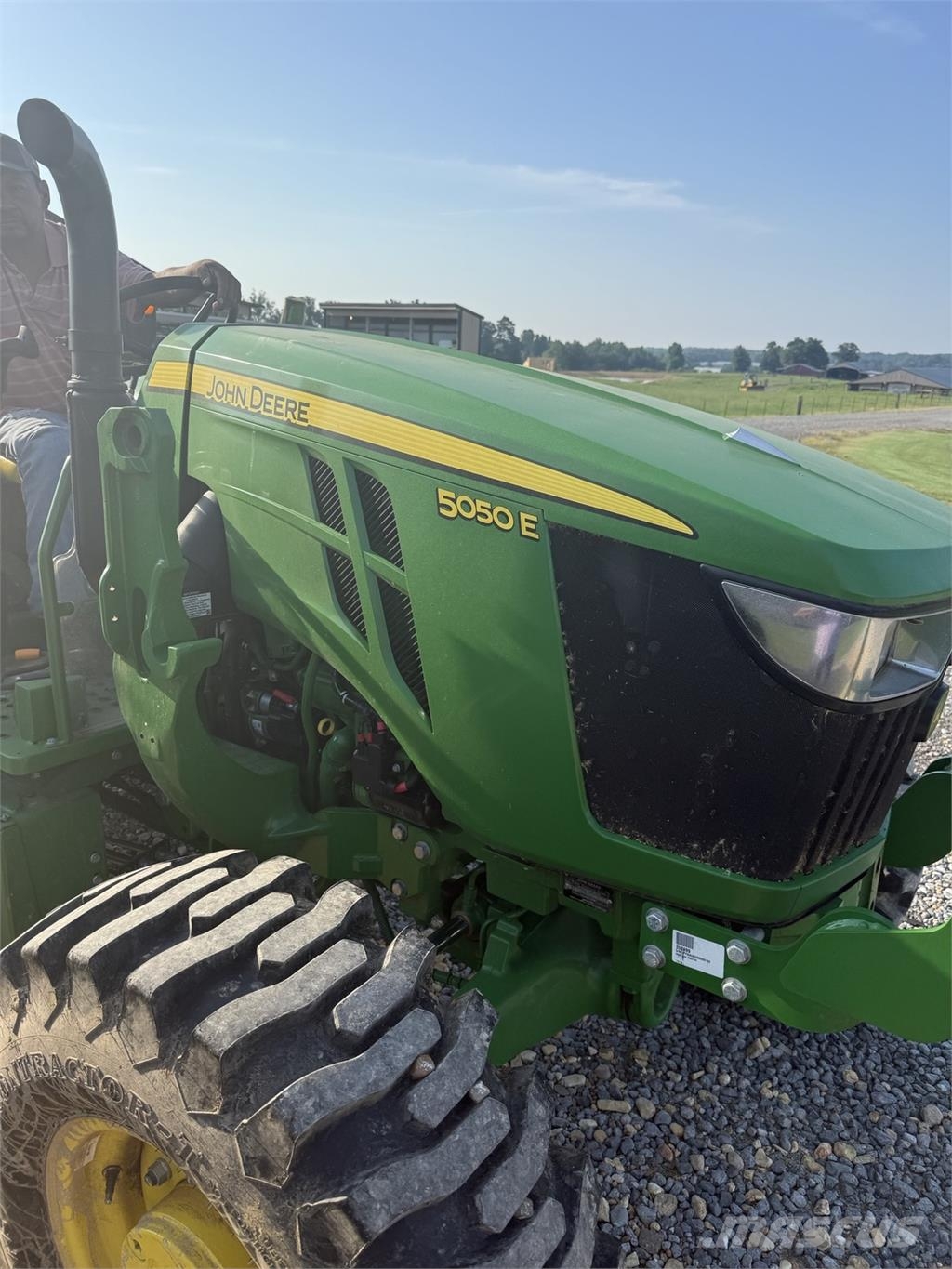 John Deere 5050E جرارات مدمجة