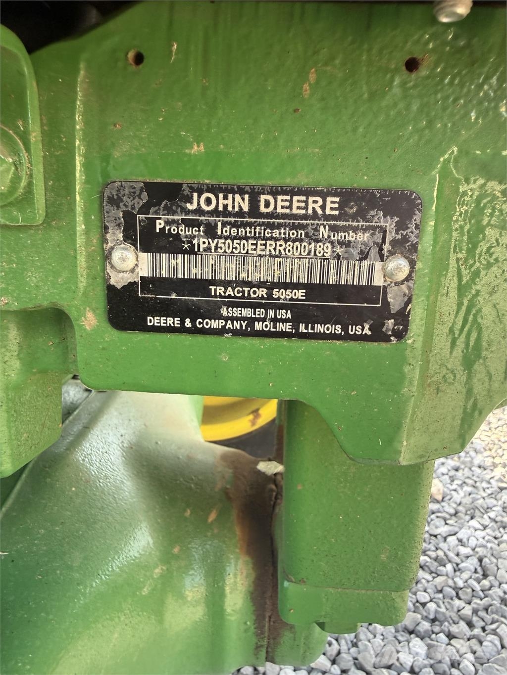 John Deere 5050E جرارات مدمجة