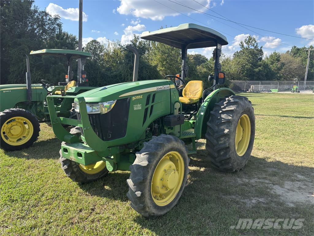 John Deere 5055E Traktorji