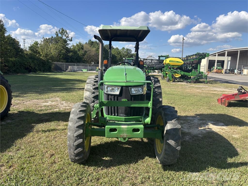 John Deere 5055E Traktorji