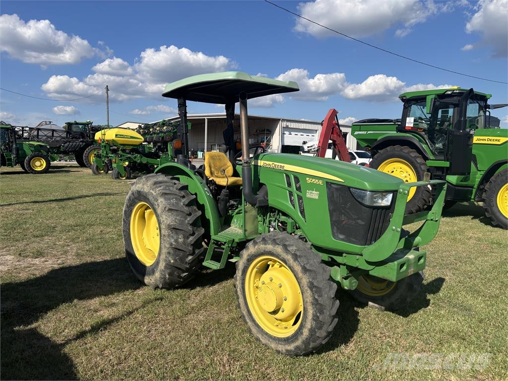 John Deere 5055E Traktorji