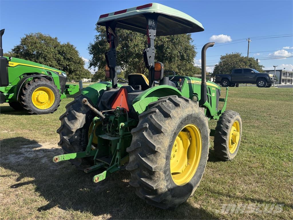 John Deere 5055E Traktorji