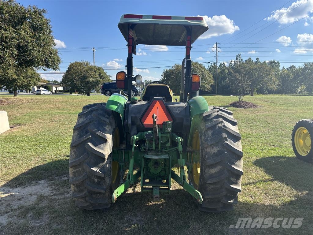 John Deere 5055E Traktorji