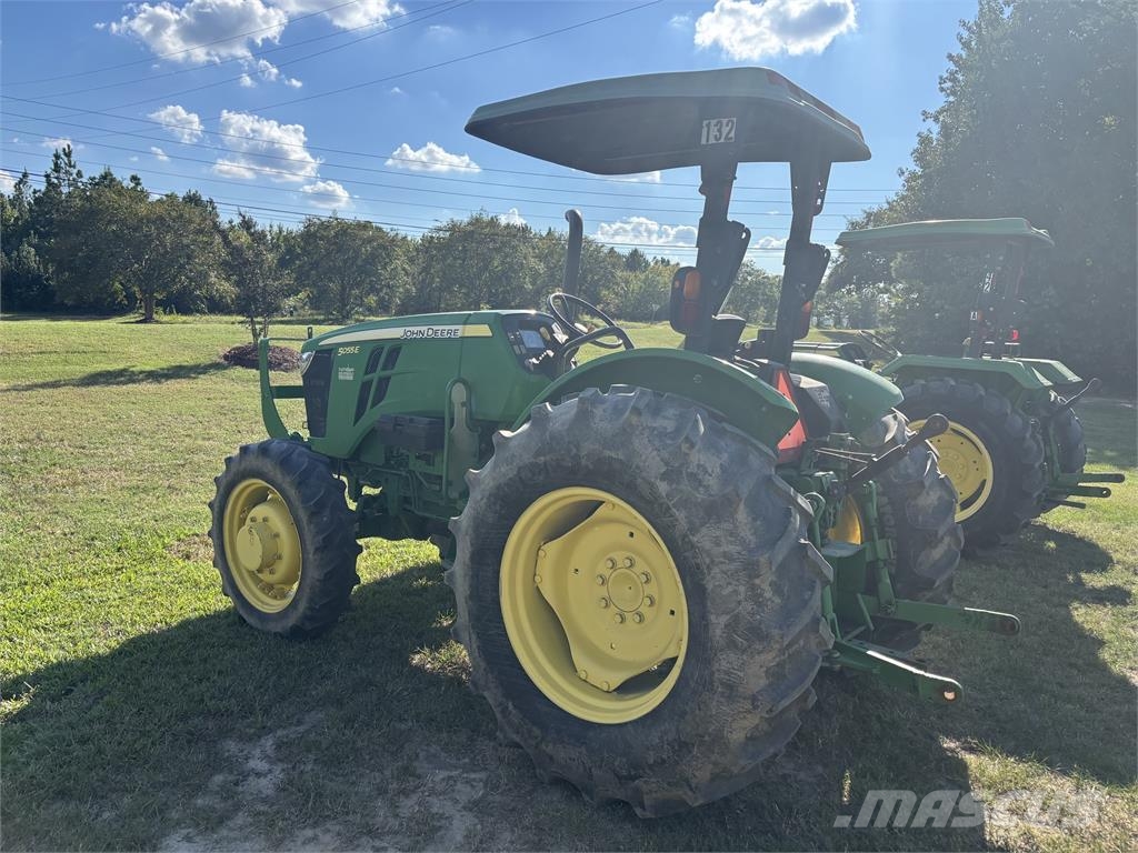 John Deere 5055E Traktorji