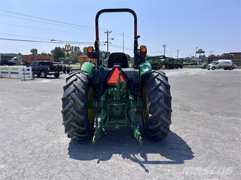 John Deere 5055E Traktorok