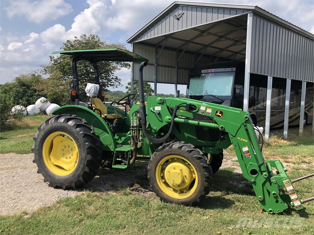 John Deere 5055E Traktorer
