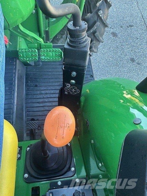 John Deere 5060E 트랙터
