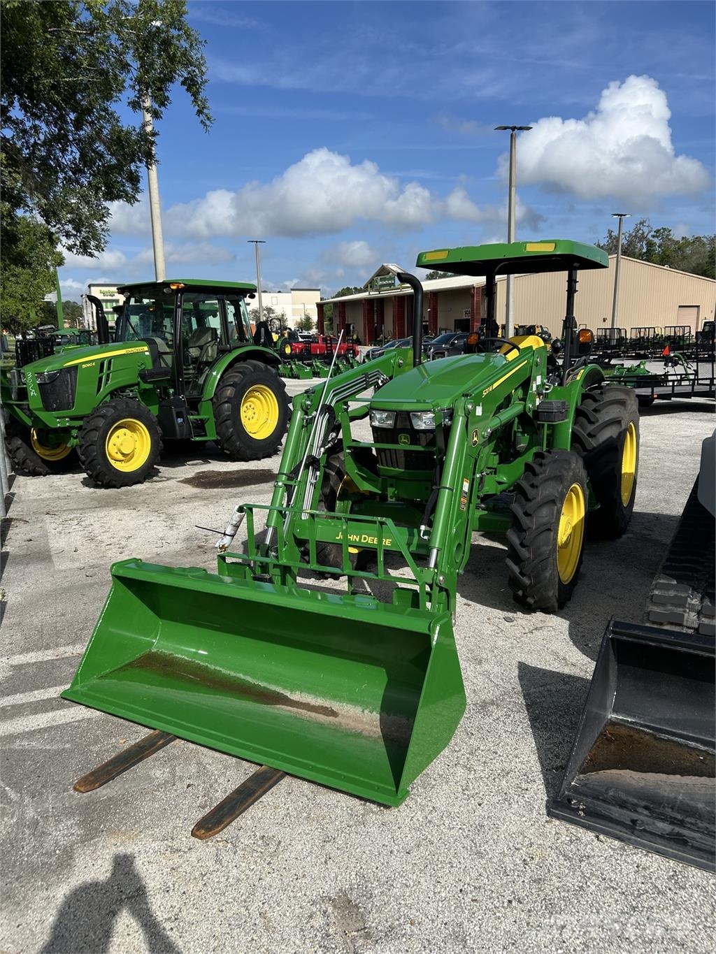 John Deere 5060E Трактори