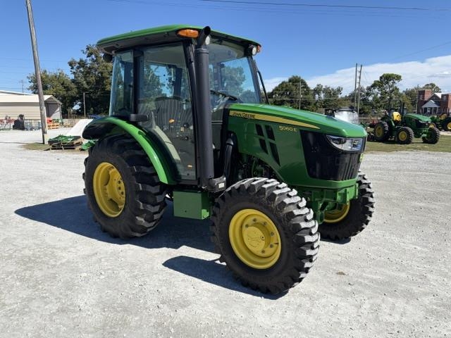 John Deere 5060E Kompaktni (mali) traktori