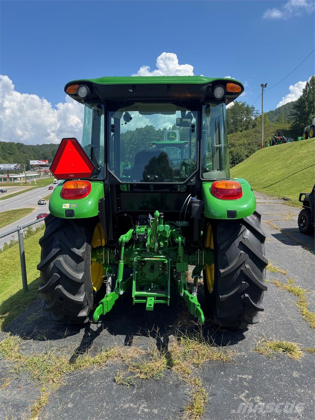 John Deere 5060E Tractores compactos