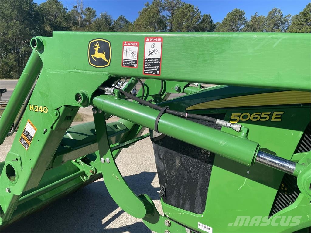 John Deere 5065E Traktorer