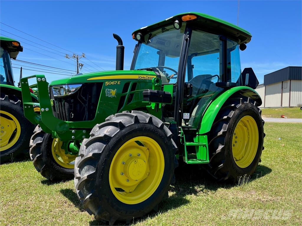 John Deere 5067E Traktoren