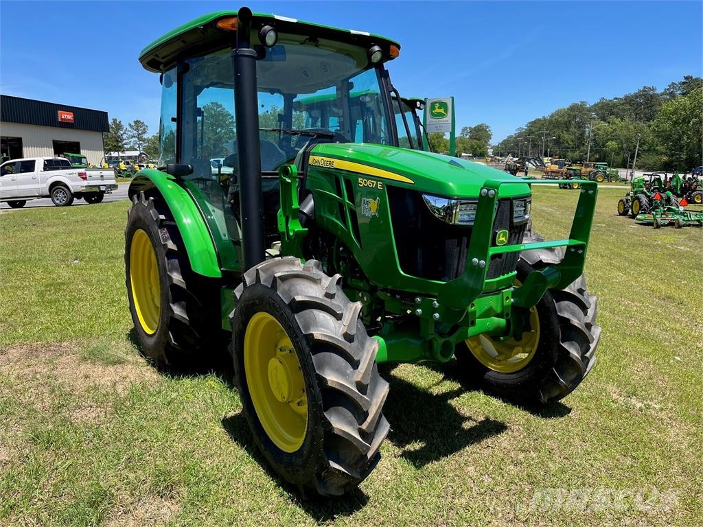 John Deere 5067E Traktoren