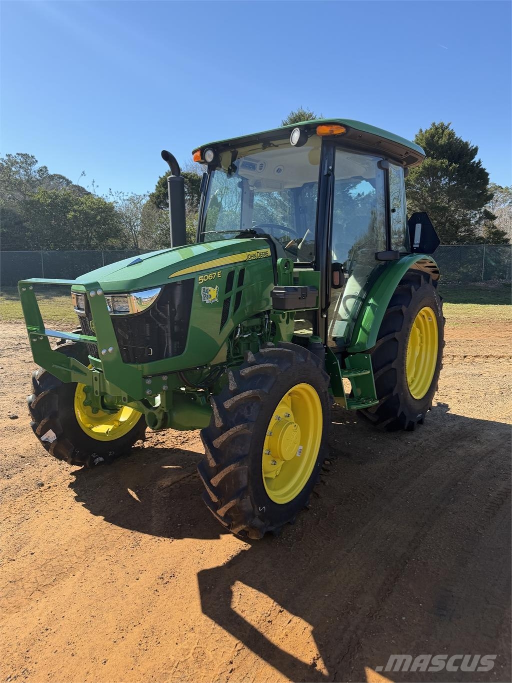 John Deere 5067E 트랙터