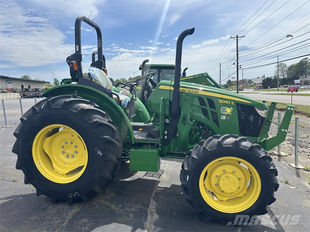 John Deere 5067E Трактори