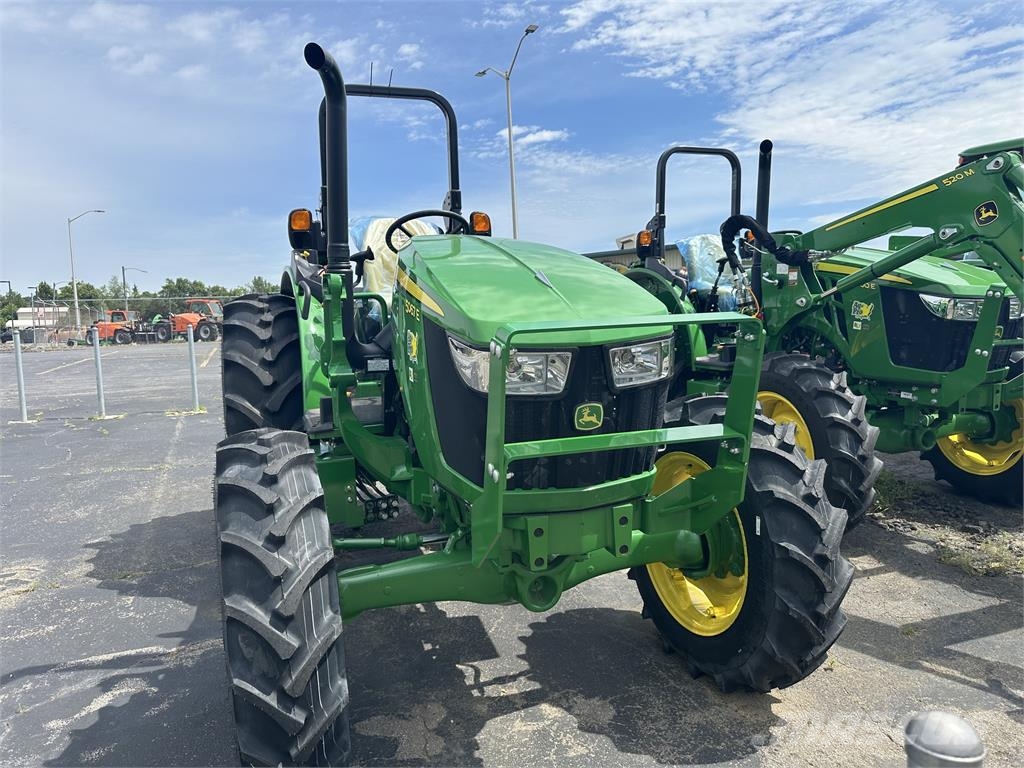 John Deere 5067E Трактори