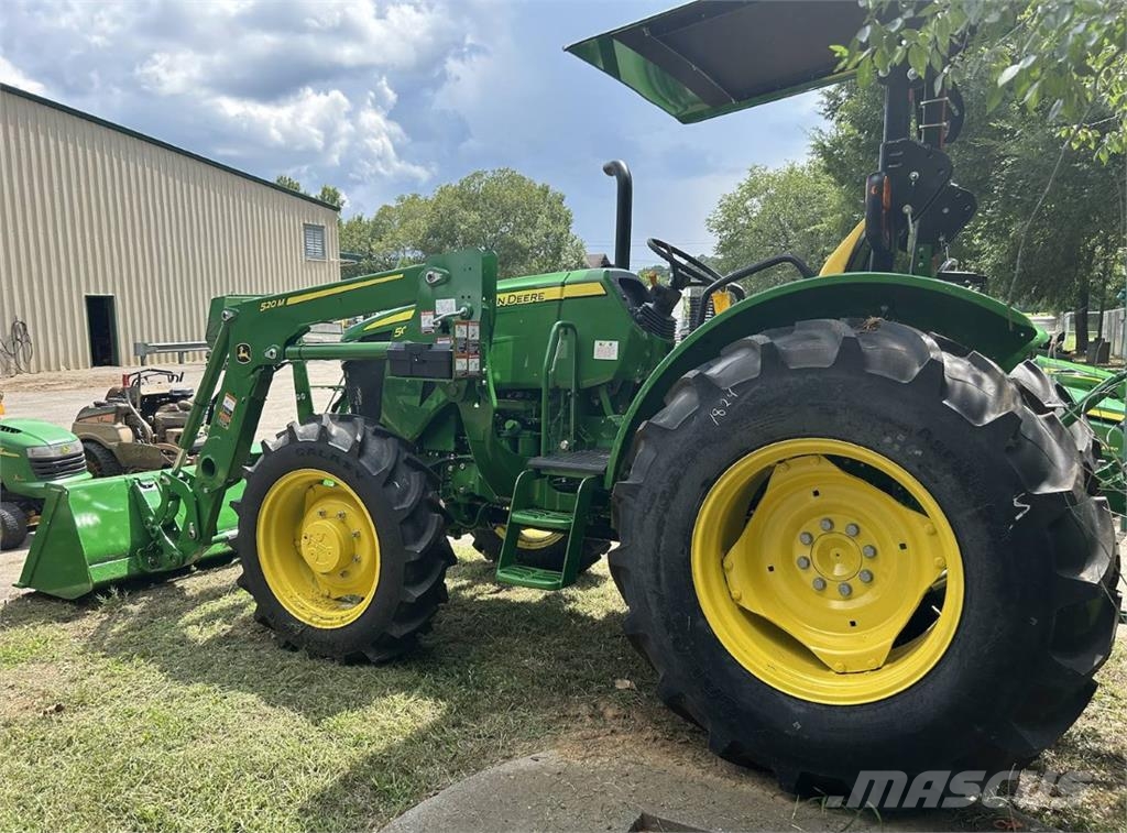 John Deere 5067E الجرارات