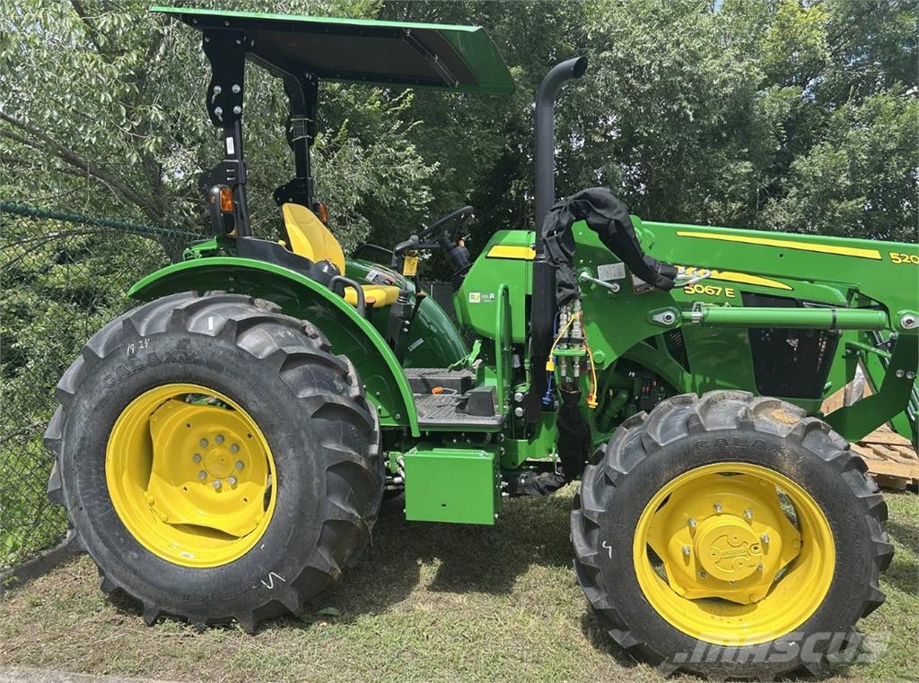 John Deere 5067E الجرارات