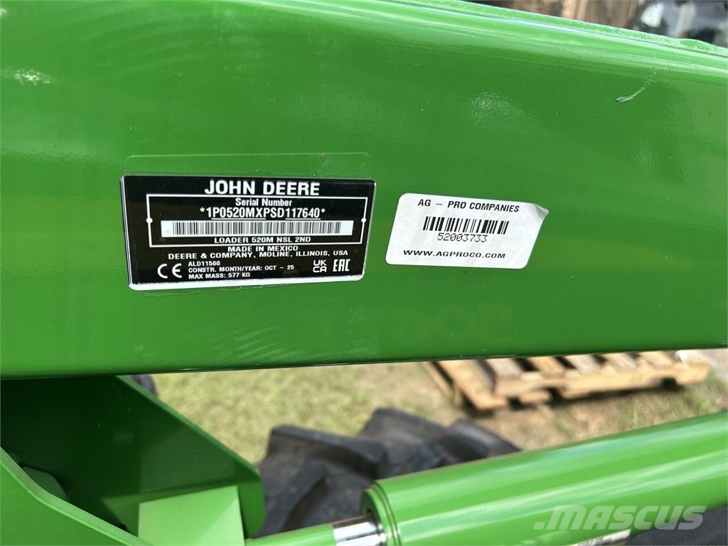 John Deere 5067E الجرارات