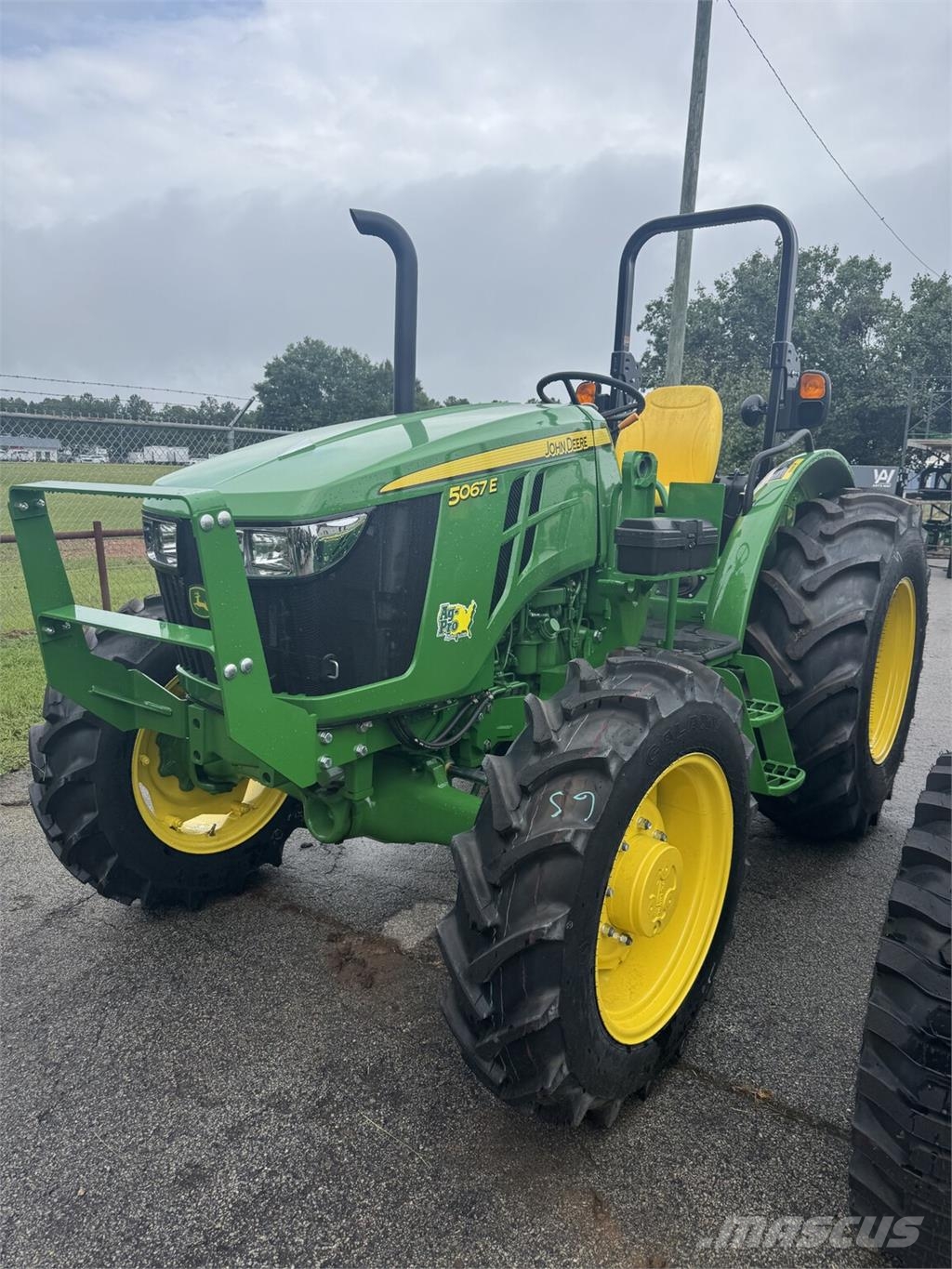 John Deere 5067E Трактори