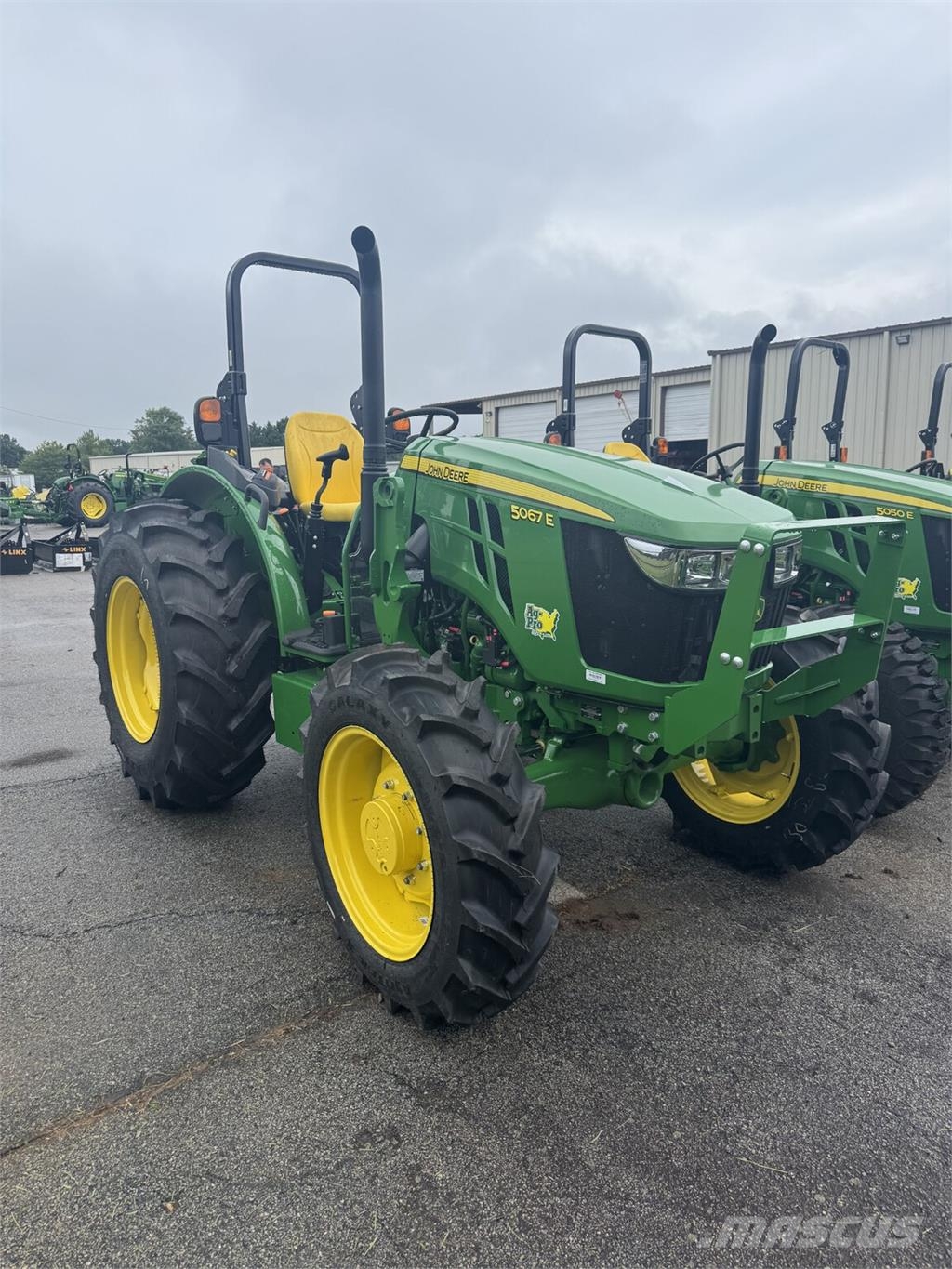 John Deere 5067E Трактори