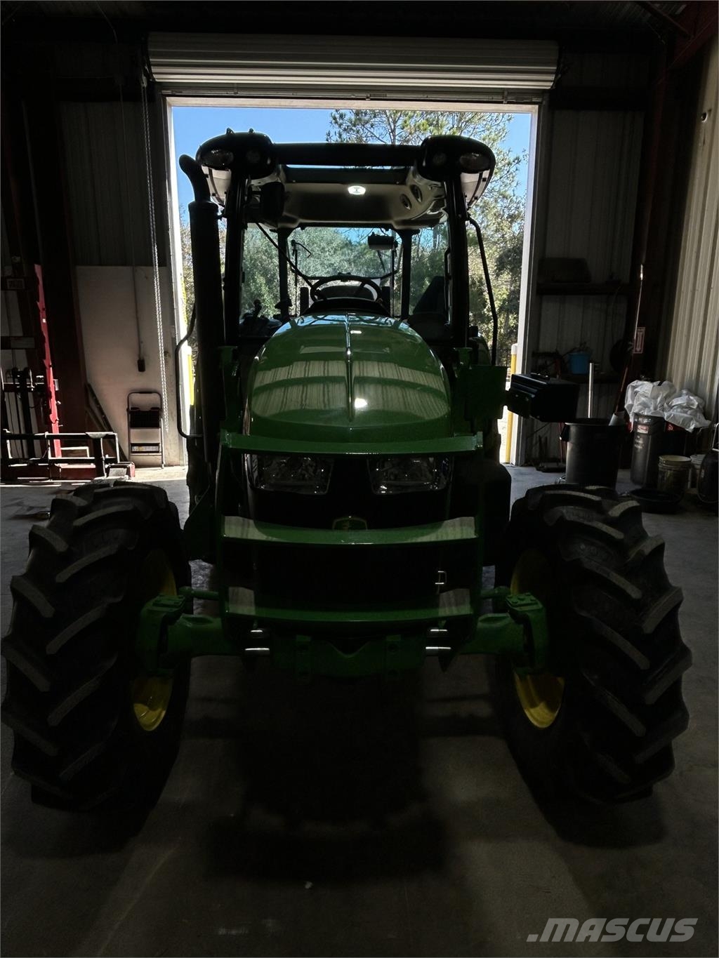 John Deere 5075M 트랙터