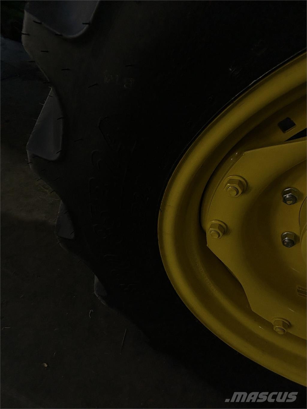 John Deere 5075M 트랙터