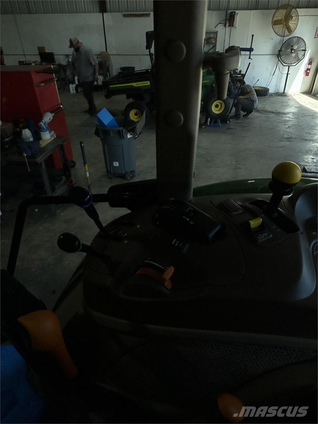 John Deere 5075M 트랙터